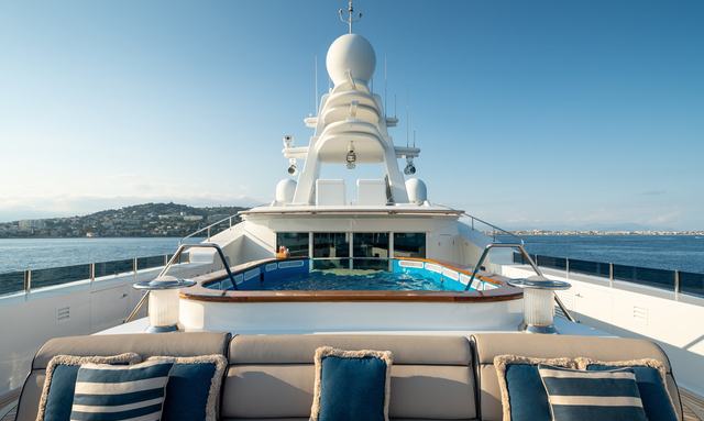 Alfa G yacht Sundeck Pool Terrace