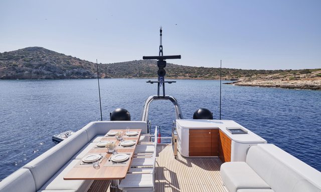 D Five yacht Innovative Deck Features