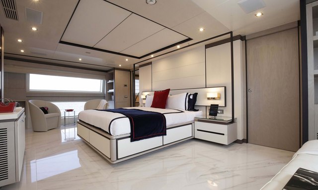 Willow yacht Spacious Master Suite