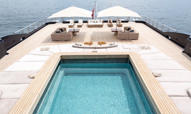 Luna yacht Swimming Pool