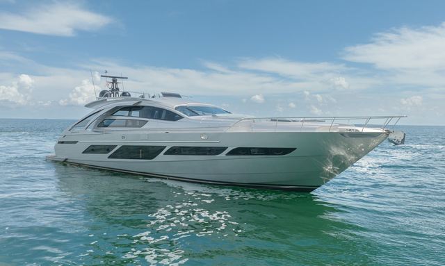 Vintage yacht Sleek Sporty Profile