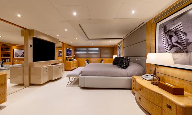 Adamas V yacht Luxurious Owner’s Suite