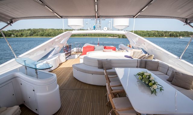 Queen of Sheba yacht Shaded Flybridge