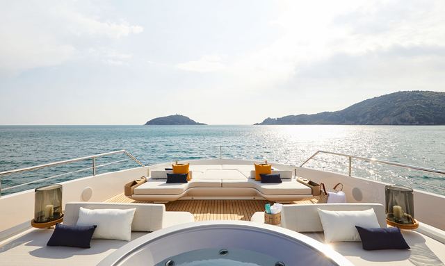 Blue Eyes yacht Foredeck jacuzzi lounge