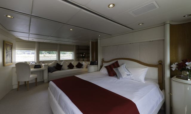 Braveheart yacht Luxurious Master Suite