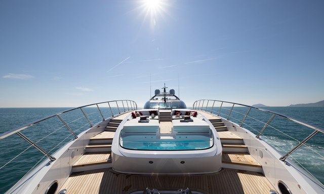 N1 yacht Infinity Pool