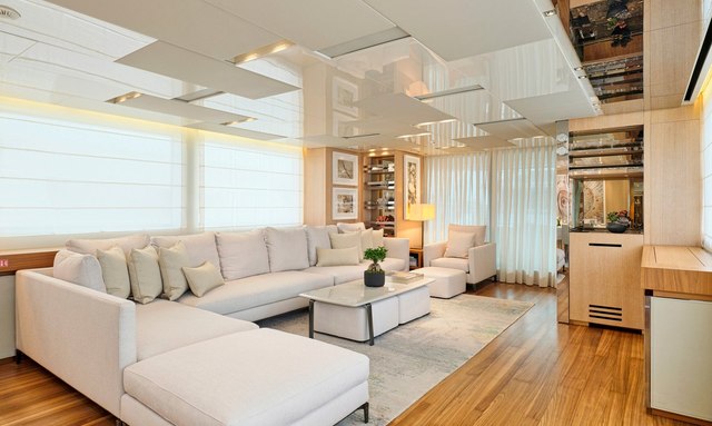 Golden Yacht yacht Spacious Salon