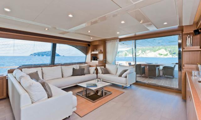 La Pausa yacht Bright Open-Plan Salon