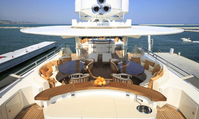 Muza yacht Spacious Fly Deck