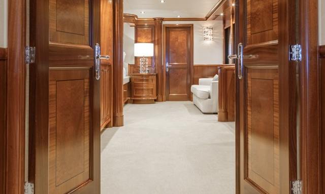 Sanibella yacht Full Beam Master Suite 