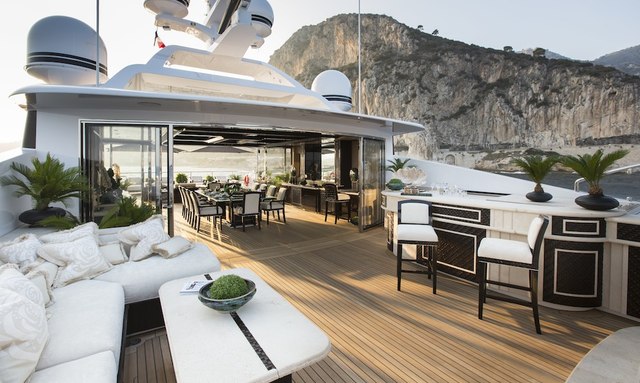 Illusion V yacht Sun Deck Dining