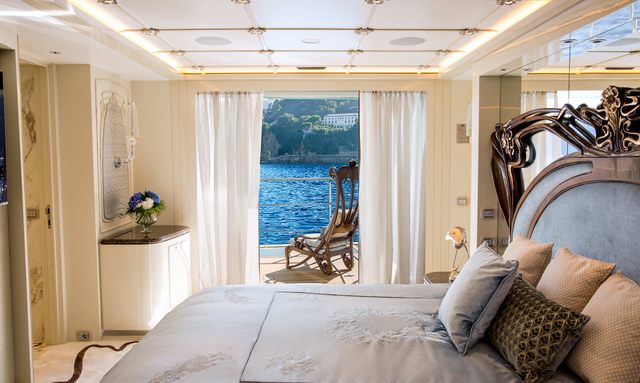 Latona yacht Owner's Suite Elegance