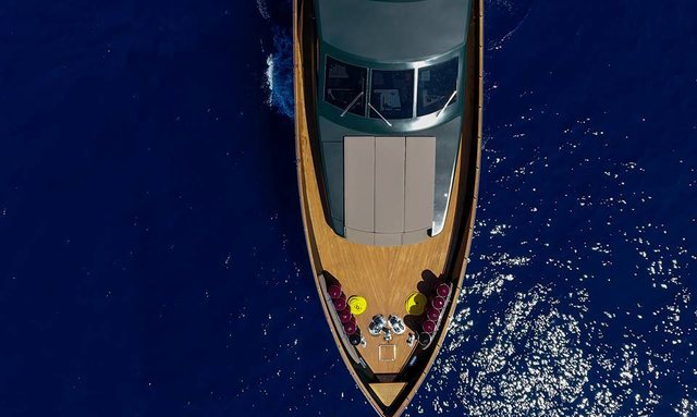 Can't Remember yacht Strong outdoor living across two decks