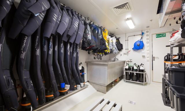 Albatross yacht Dedicated Dive Centre 