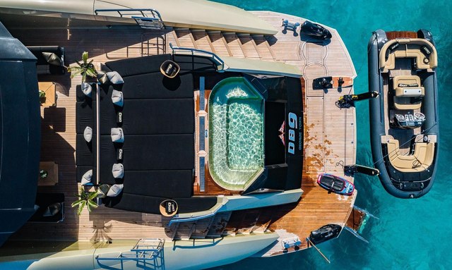 DB9 yacht Convertible Aft Deck