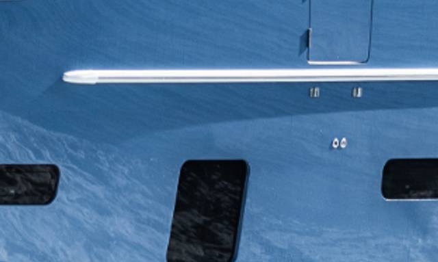 Adromelia yacht Metallic blue-grey hull finish