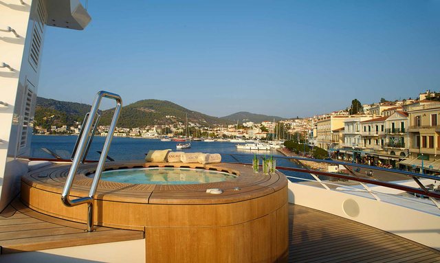 Ancallia yacht Sundeck Jacuzzi