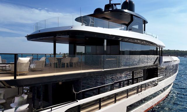 Marea yacht Glazed Upper Deck Gunwales