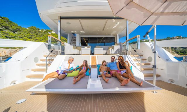 Triple Eight yacht X-TEND transom system with convertible seating