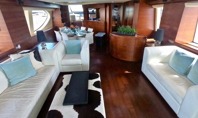 Knot Woke yacht Spacious Saloon