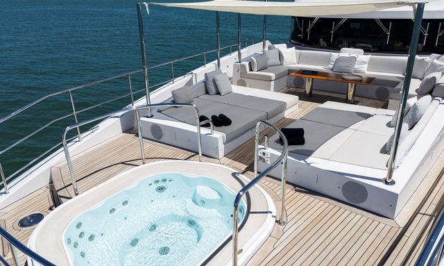 Alegre yacht Forward Jacuzzi Terrace