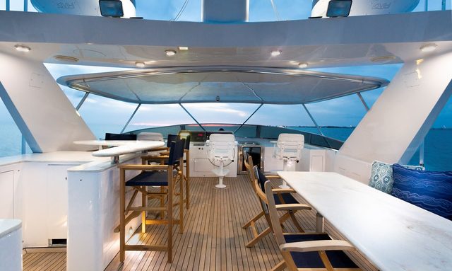 Cru yacht Versatile Flybridge