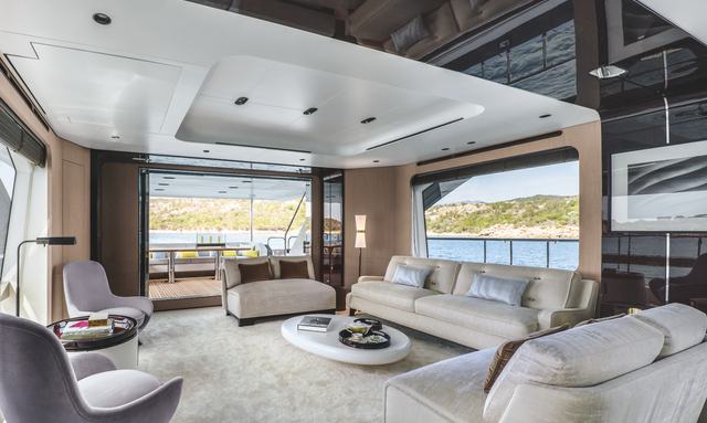Ana yacht Floor-To-Ceiling Main Deck Glass