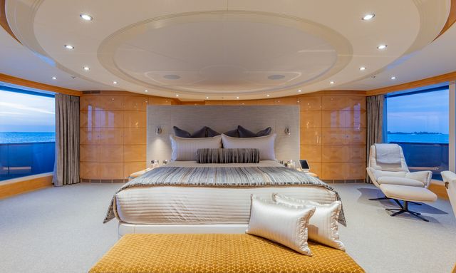 South yacht Owner's Suite Sanctuary