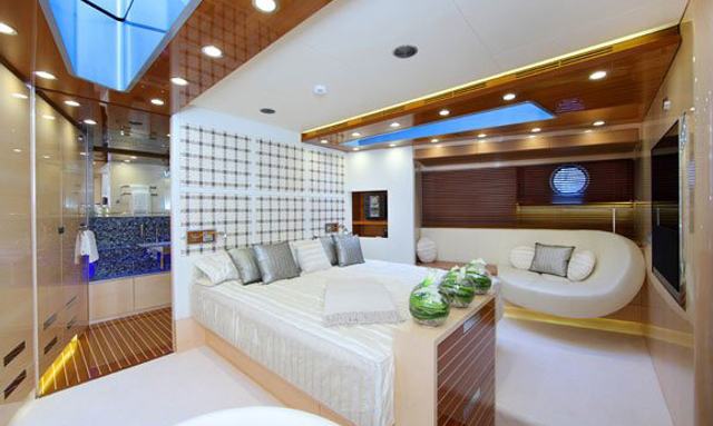 KESTREL yacht Luxury and Comfort