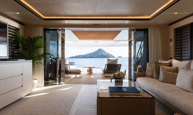 Fantasea yacht Indoor-Outdoor Continuity