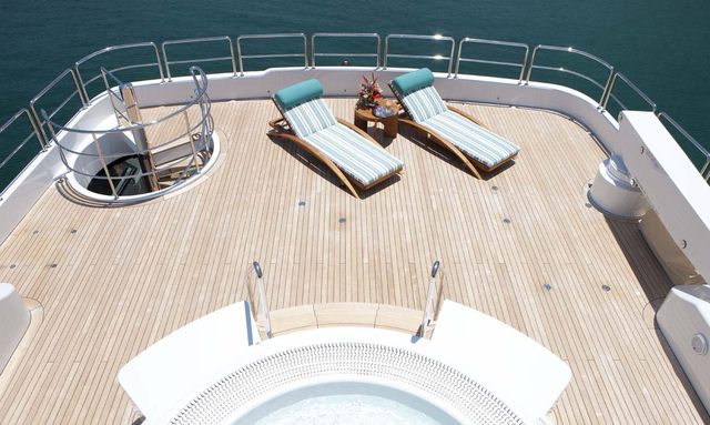 Chiron yacht Sundeck Entertainment