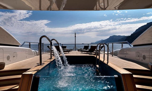 High Power III yacht Infinity Pool