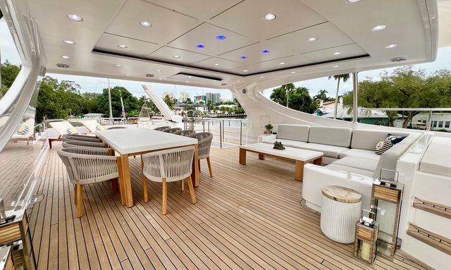 Panacea yacht Spacious Flybridge