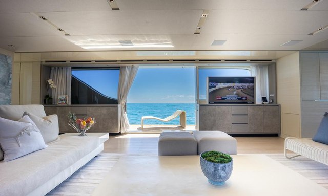 Phoenix yacht Convertible Balcony