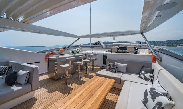 Noroader yacht Skydeck Party Hub