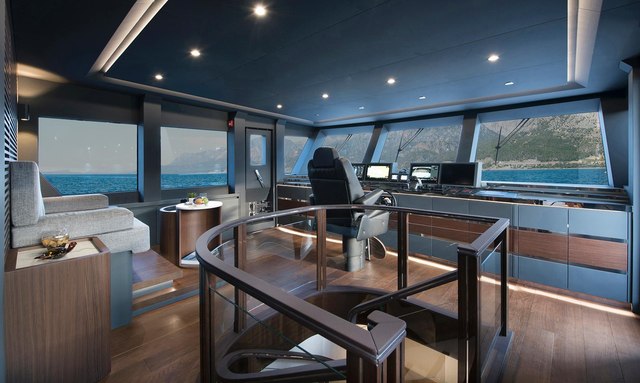 Sandro yacht Advanced Controls