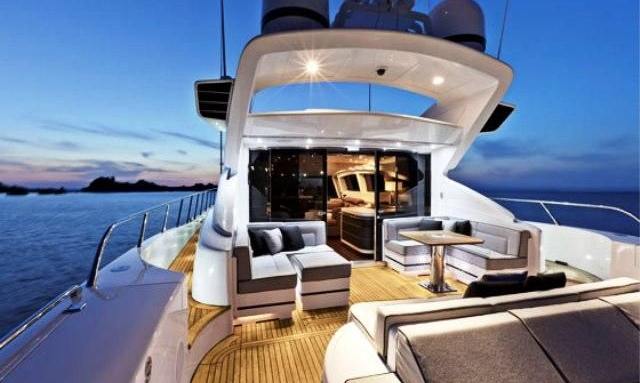 Kawai yacht Walk Around Deck