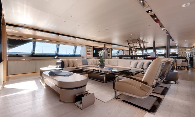 Asahi yacht Sophisticated Saloon