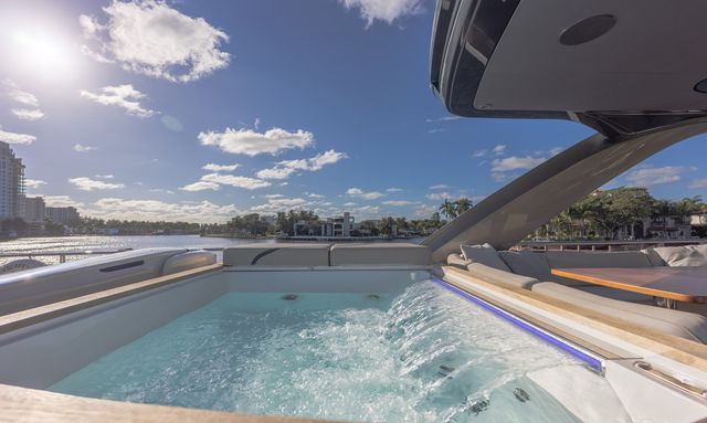Escapement yacht Flybridge Flexibility On Demand