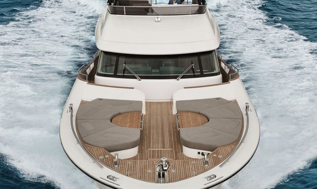 Nayla yacht Flexible Foredeck Lounge