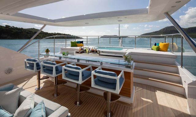 Jodi Ann yacht Expansive Sundeck