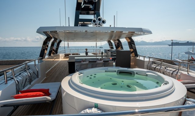 PrivateGG yacht Elevated Jacuzzi Views