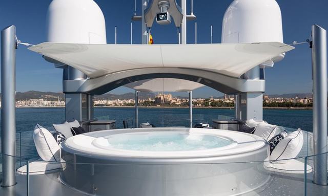 Lady Victoria yacht Sundeck with Jacuzzi