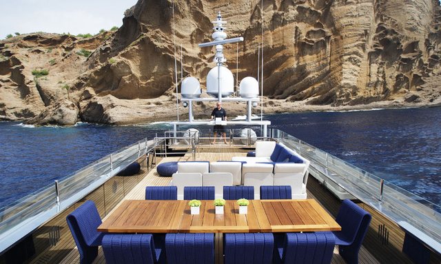 Blade II yacht Sun Deck Glass Windbreak