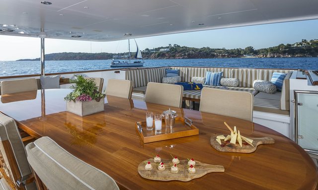 Pegasus yacht Alfresco Dining