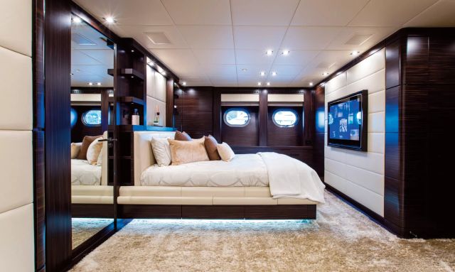 Genesis yacht Full-Beam Owner’s Retreat