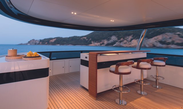 Legend yacht Sky Deck Features