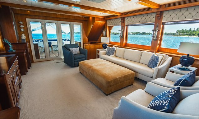 Moonshot yacht Luxury Salon