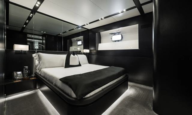 R23 yacht Luxurious Cabins