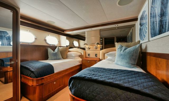 Sleepover yacht Versatile Guest Cabins